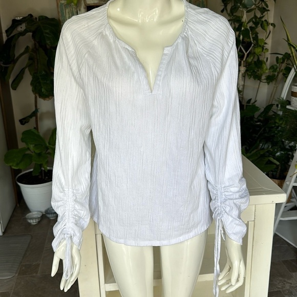 Lucky Brand Tops - Lucky brand, Los Angeles Sz Lg long sleeve empire drawstring sleeve white